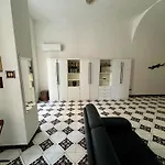 Tasso Apartman